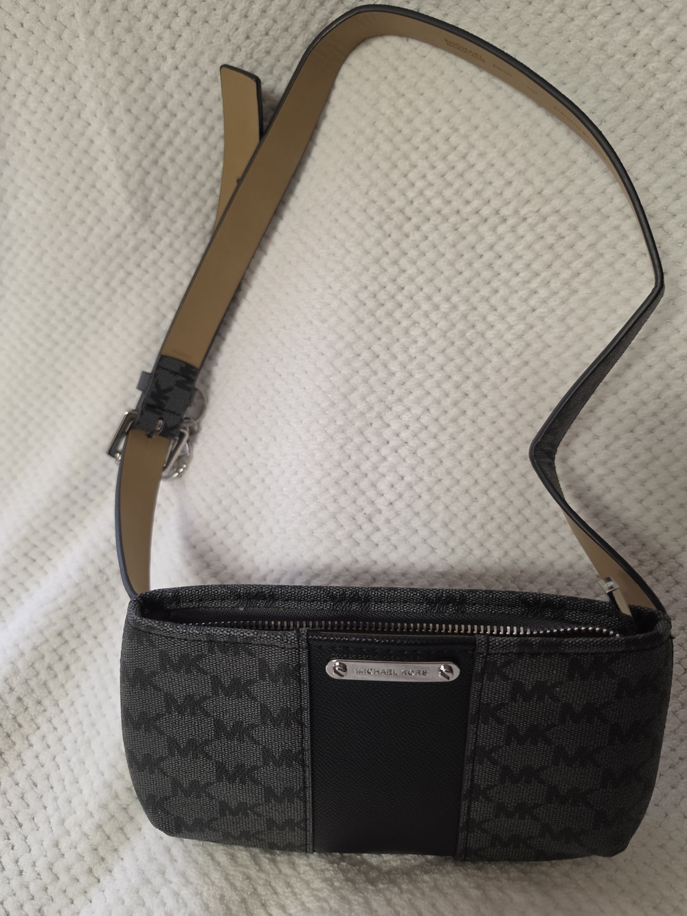 ✨ Michael Kors Signature MK Logo Belt Bag / Fanny Pack - Black/Grey Very Good